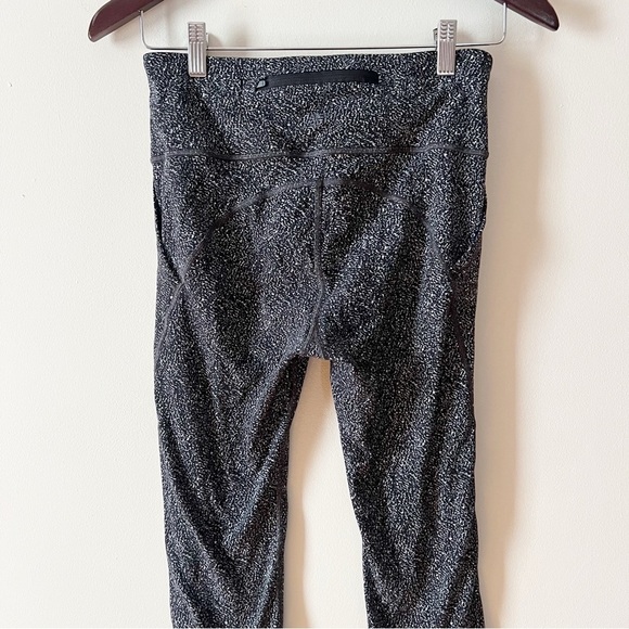 Athleta Lightning Static 7/8 Tight Yoga Fitness Pant #511146 Size Medium Black - Picture 7 of 11